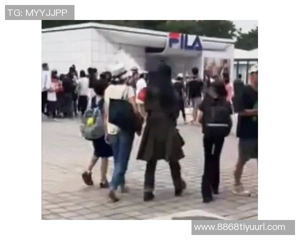 小斯重返赛场展现壮实身材太阳揭幕战再现昔日小霸王风采 小斯重返赛场展现壮实身材太阳揭幕战再现昔日小霸王风采